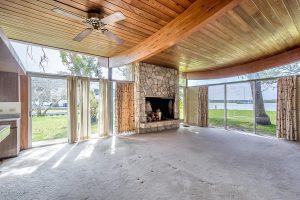 Luxury Waterfront Homes With Acreage